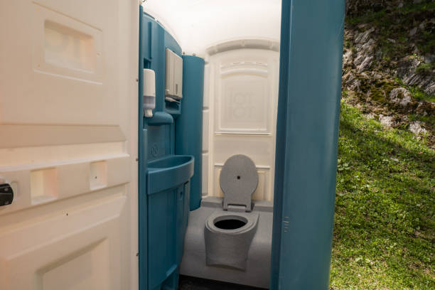 Best VIP or Luxury Restroom Trailers  in Navasota, TX